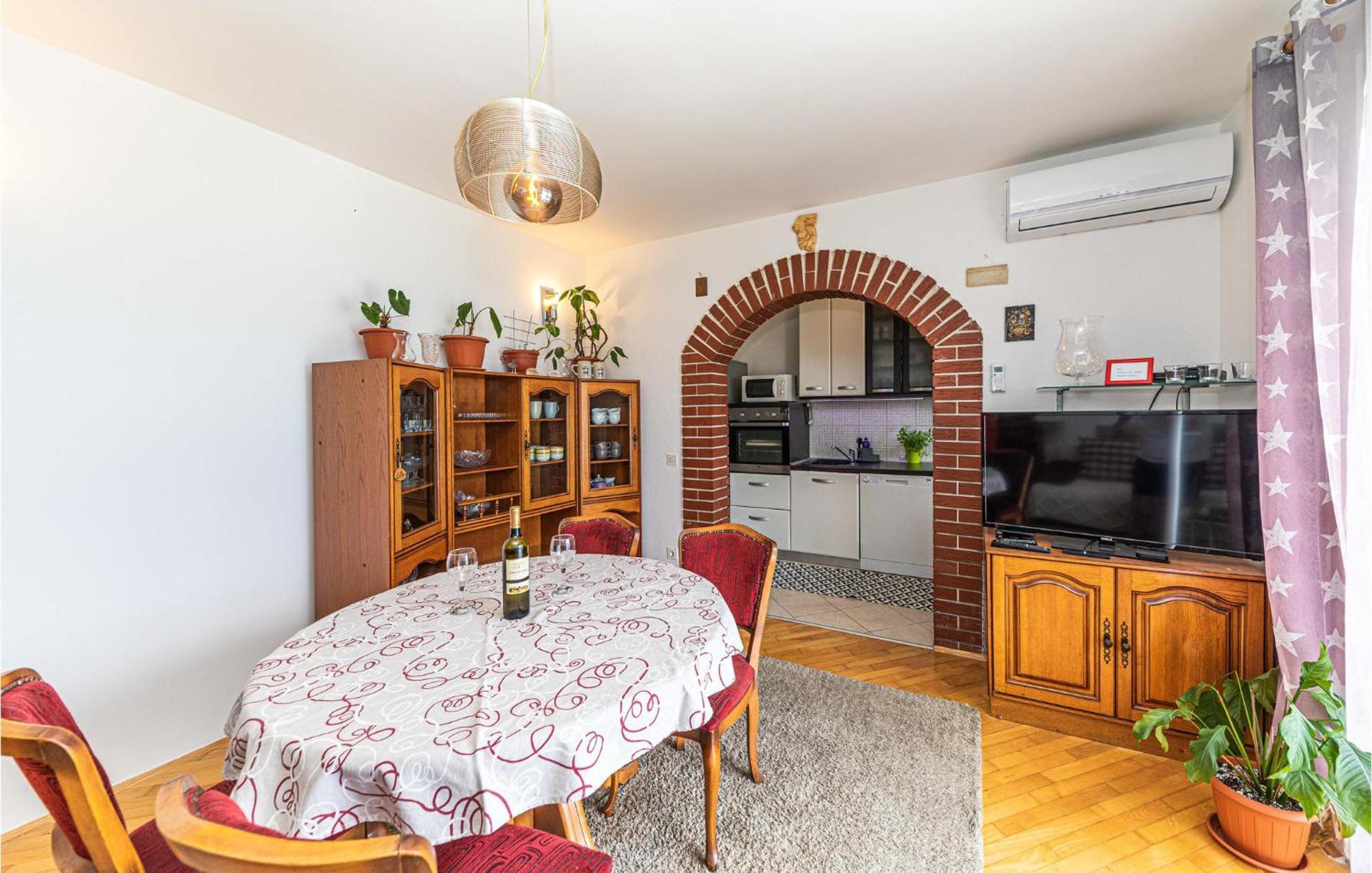 2 Bedroom Beautiful Apartment In Okrug Gornji Trogir Exterior photo